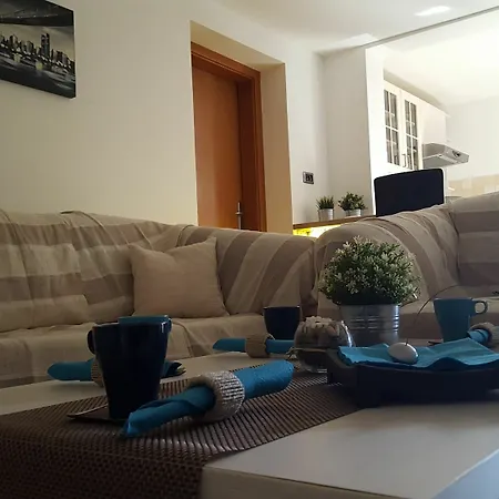 Apartment With One In Pula, With Enclosed Garden And Wifi - 4 Km *